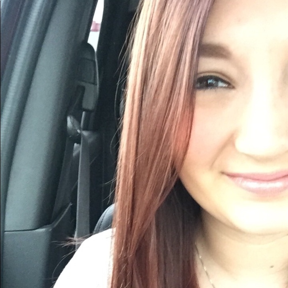 Meet your Posher, Alyssa